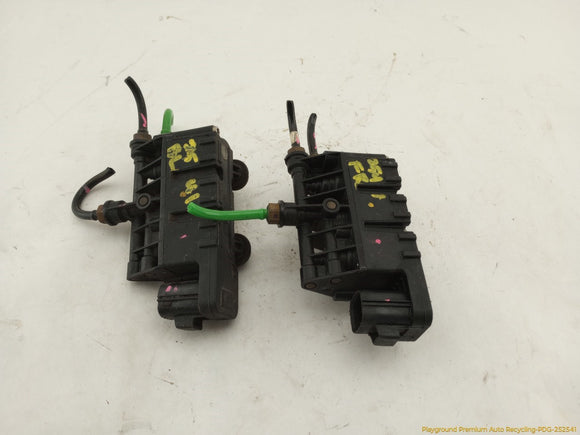 Land Rover LR4 Pair Of Air Suspension Valve Block
