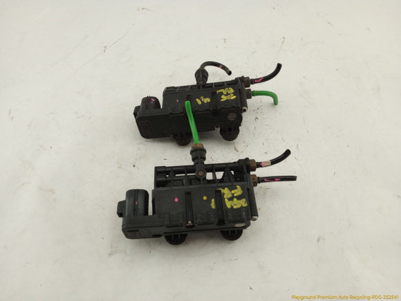 Land Rover LR4 Pair Of Air Suspension Valve Block