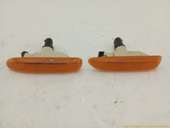 BMW 323i Pair Of Front Side Markers