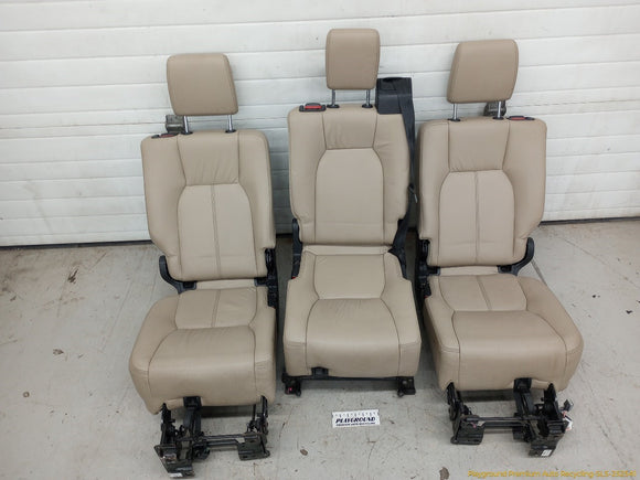 Land Rover LR4 Second Row Seat Set