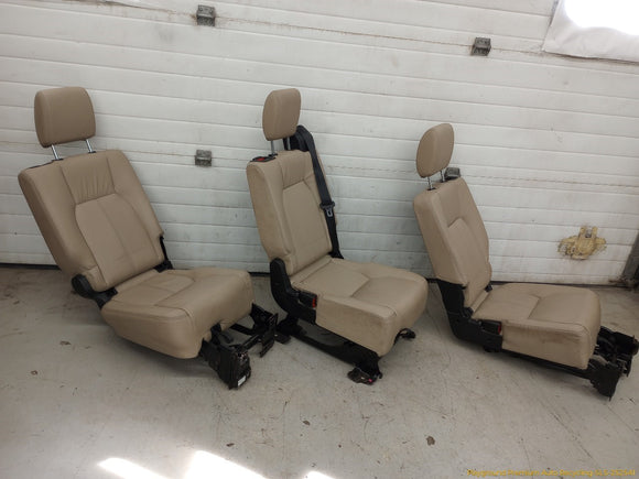 Land Rover LR4 Second Row Seat Set