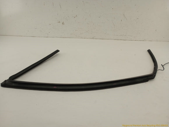 Maserati Quattroporte Front Right Front Door Window Glass Run Channel Seal