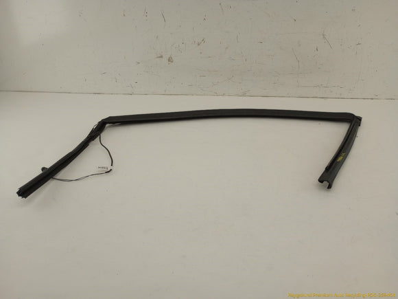 Maserati Quattroporte Front Right Front Door Window Glass Run Channel Seal