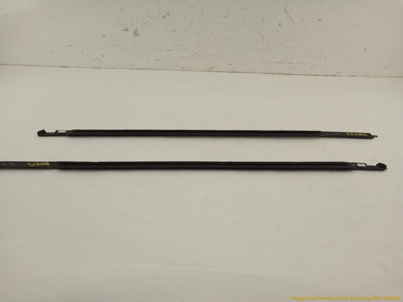 Maserati Quattroporte Pair Of Front Door Window Sweep Trim Molding