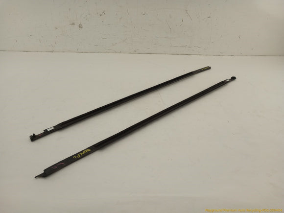 Maserati Quattroporte Pair Of Front Door Window Sweep Trim Molding