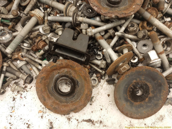 Cadillac CTS Dismantling Hardware Fasteners Bolts & Nuts