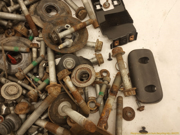 Cadillac CTS Dismantling Hardware Fasteners Bolts & Nuts