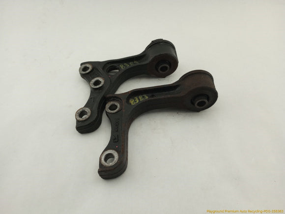 Toyota 4Runner Pair Of Front Differential Support Brackets