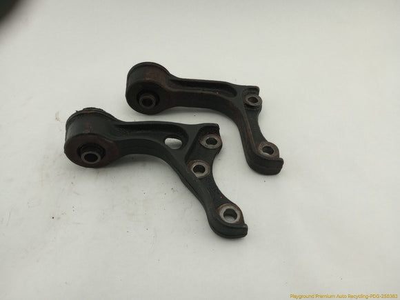 Toyota 4Runner Pair Of Front Differential Support Brackets