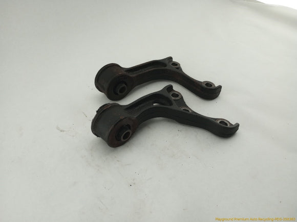 Toyota 4Runner Pair Of Front Differential Support Brackets