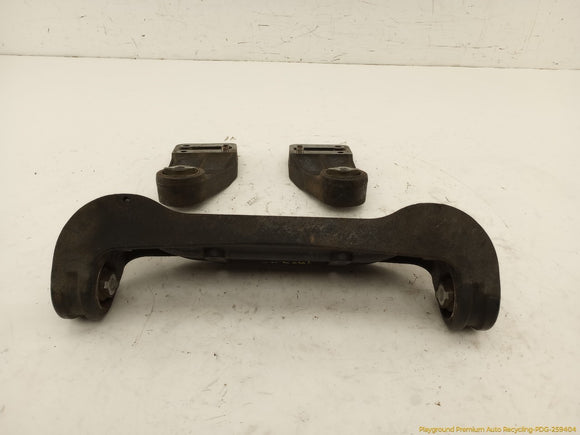 Maserati Quattroporte Set Of Rear Differential Carrier Support Mount Brackets