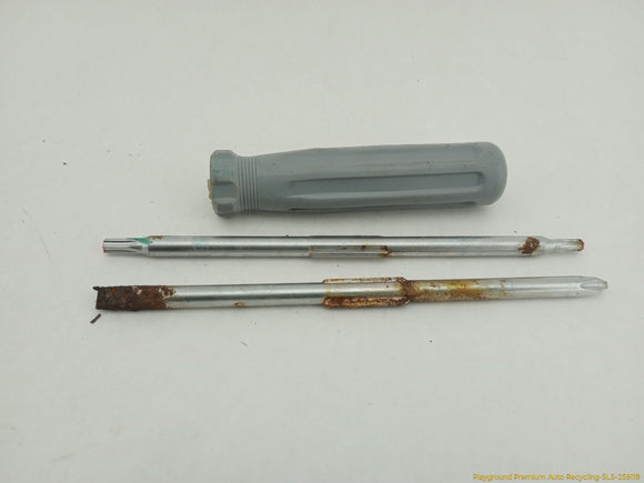 Mini Clubman Vehicle Jack & Tools