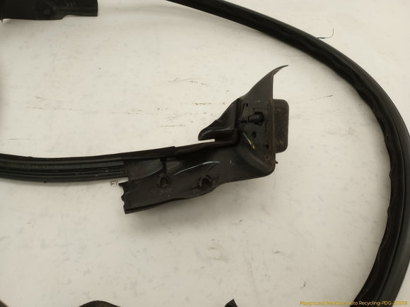 Mini Clubman Pair Of Front Door Window Seals