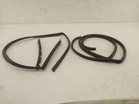 Honda Prelude Pair Of Front Door Seal Weatherstrips - 0