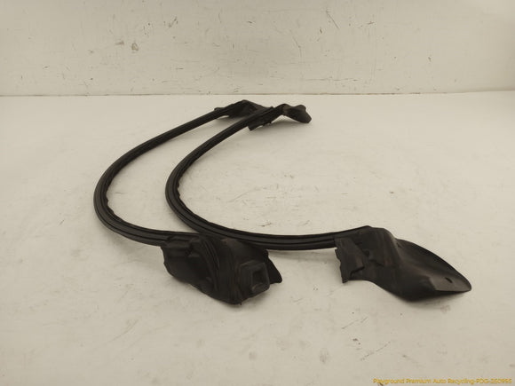 Mini Clubman Pair Of Front Door Window Seals