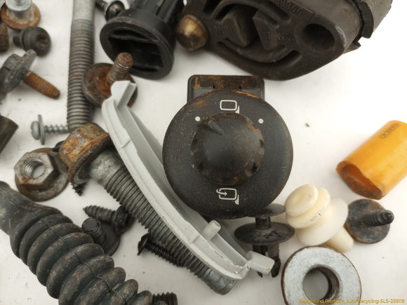 Mini Clubman Dismantling Hardware Fasteners Bolts & Nuts