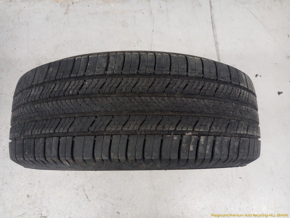 Lincoln Mark VIII Set Of 4 Tires - Michelin - Defender 2 - 225/60 R16