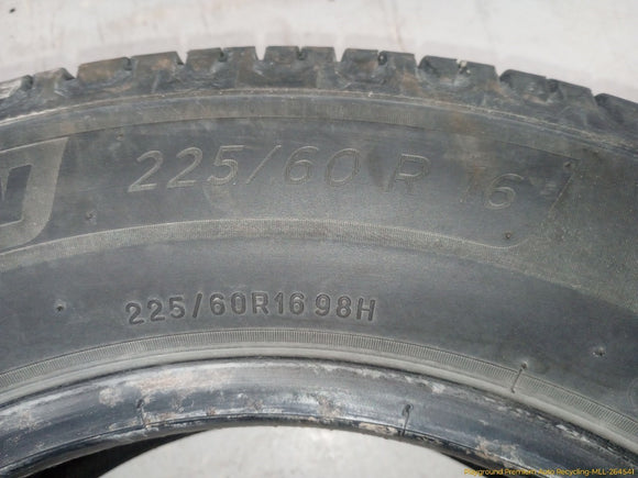 Lincoln Mark VIII Set Of 4 Tires - Michelin - Defender 2 - 225/60 R16