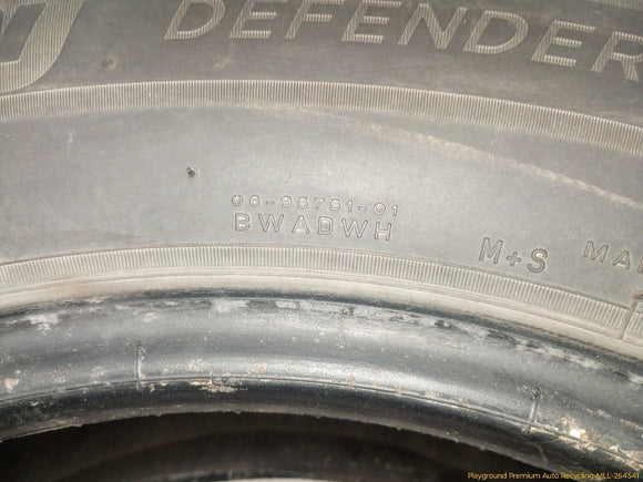 Lincoln Mark VIII Set Of 4 Tires - Michelin - Defender 2 - 225/60 R16