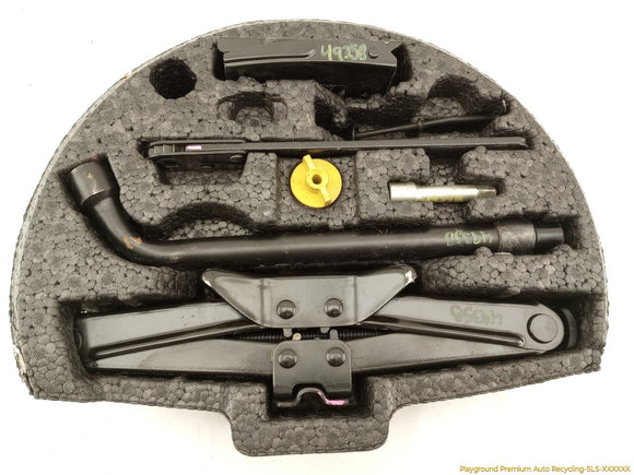 Jaguar XK8 Vehicle Jack & Tools Set