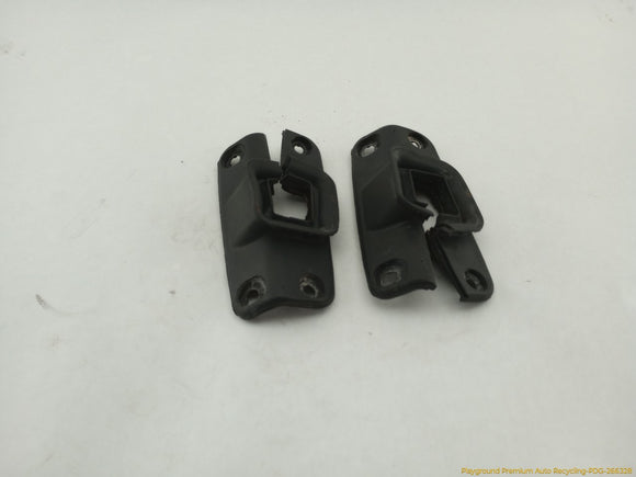 Saab 9-5 Pair Of Tailgate Seal Grommets