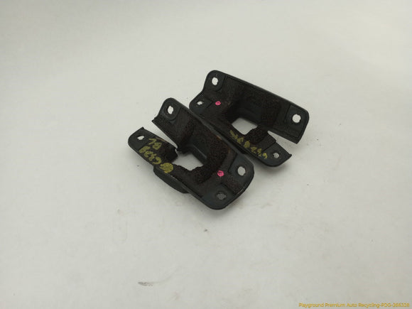Saab 9-5 Pair Of Tailgate Seal Grommets