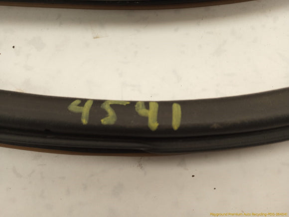 Lincoln Mark VIII Front Left Door Body Side Seal Weatherstrip