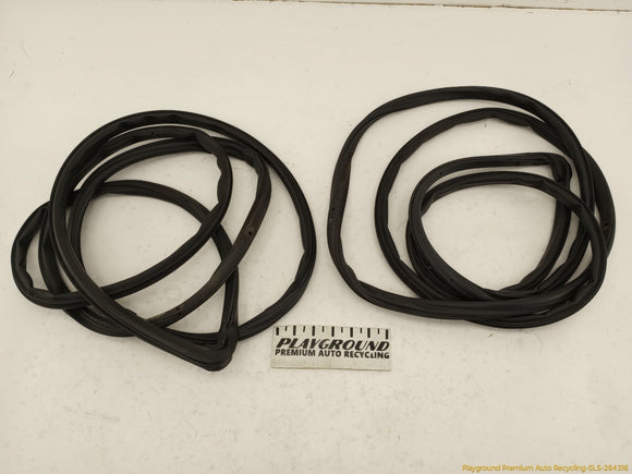 Acura RSX Pair Of Front Door Seal Weatherstrips