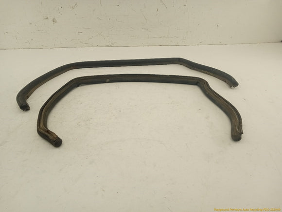 Corvette C4 Pair Of Front Door Upper Window Seal Weatherstrips