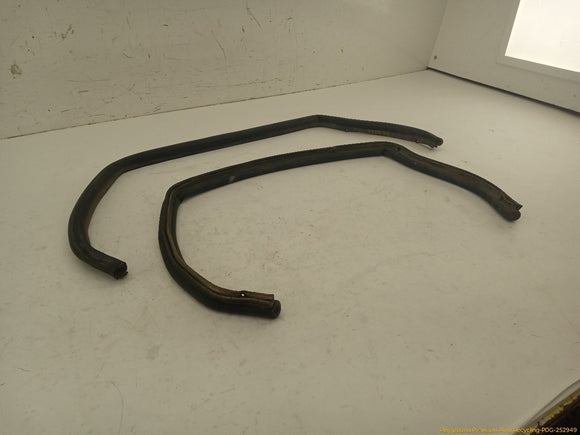 Corvette C4 Pair Of Front Door Upper Window Seal Weatherstrips