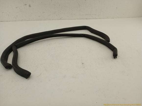 Corvette C4 Pair Of Front Door Upper Window Seal Weatherstrips