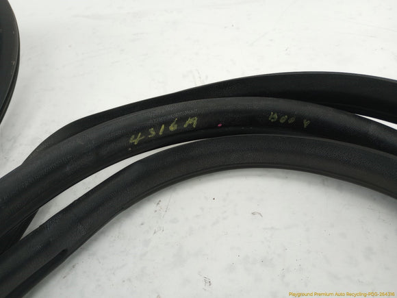 Acura RSX Pair Of Front Body Side Seal Weatherstrips