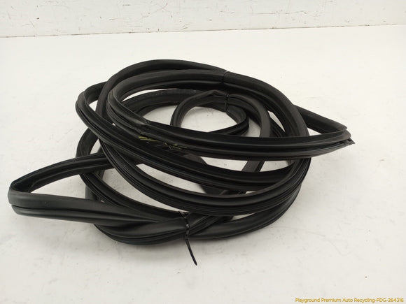 Acura RSX Pair Of Front Body Side Seal Weatherstrips