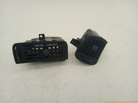 Saab 9-5 Pair Of Passenger Right Dash Air Vents - 0