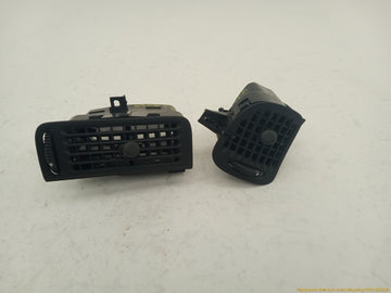 Saab 9-5 Pair Of Passenger Right Dash Air Vents - 0