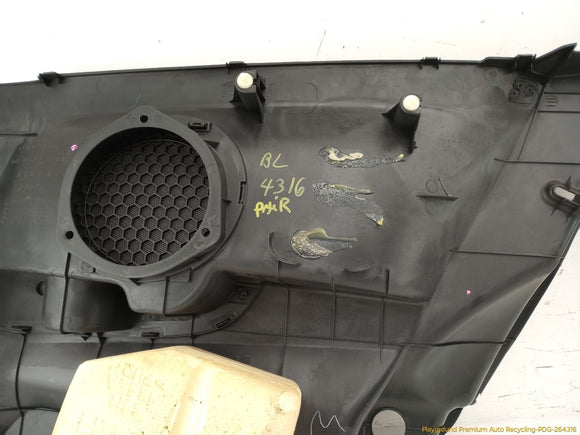 Acura RSX Pair Of Rear Quarter Trim