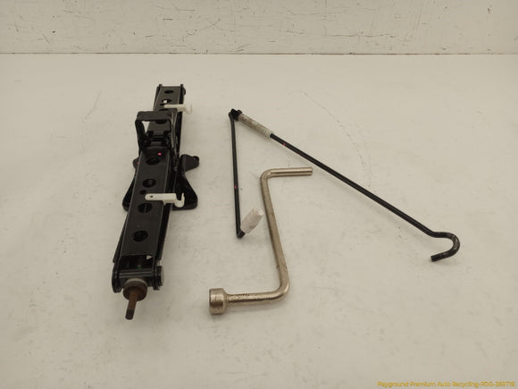 Land Rover Range Rover Vehicle Jack & Tools Set