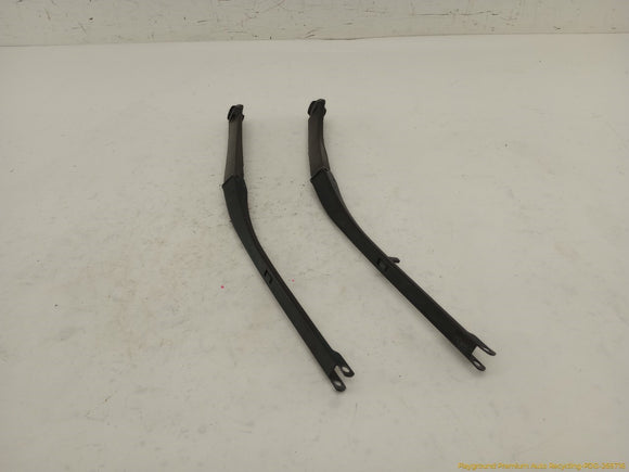 Land Rover Range Rover Pair Of Windshield Wiper Arms