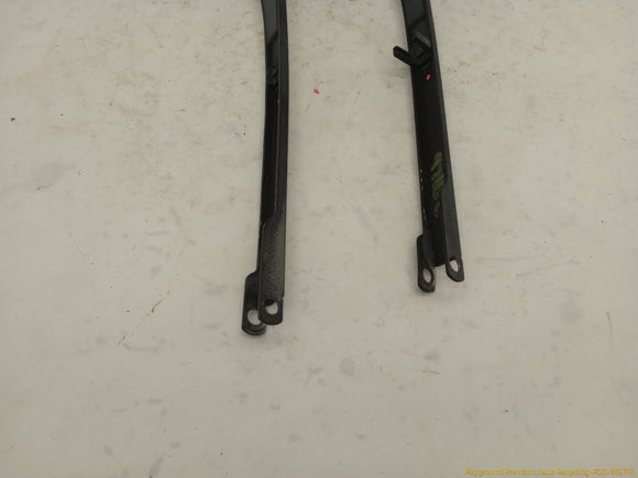 Land Rover Range Rover Pair Of Windshield Wiper Arms