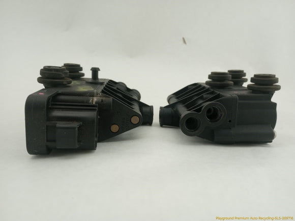 Land Rover Range Rover Pair Of Air Suspension Valve Blocks