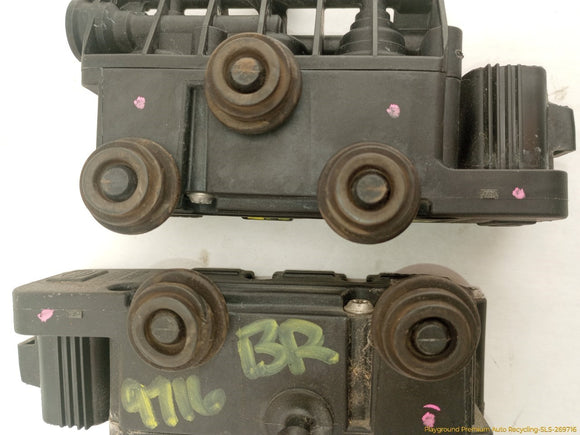 Land Rover Range Rover Pair Of Air Suspension Valve Blocks