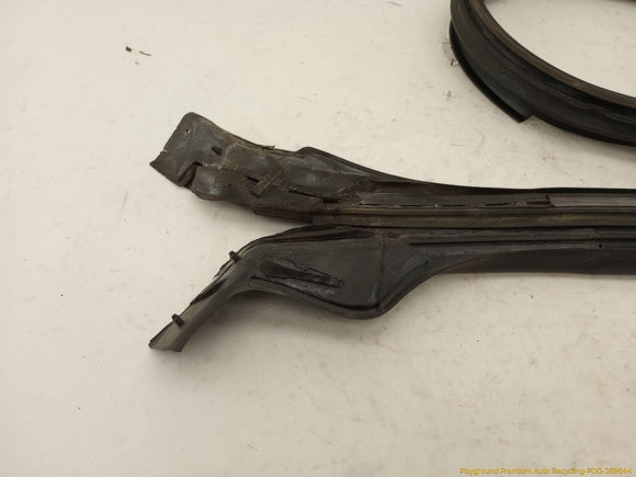 Mitsubishi Eclipse Windshield Molding Seal