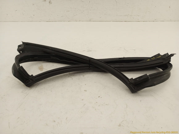 Mercedes SL500 Front Windshield Seal Weatherstrip