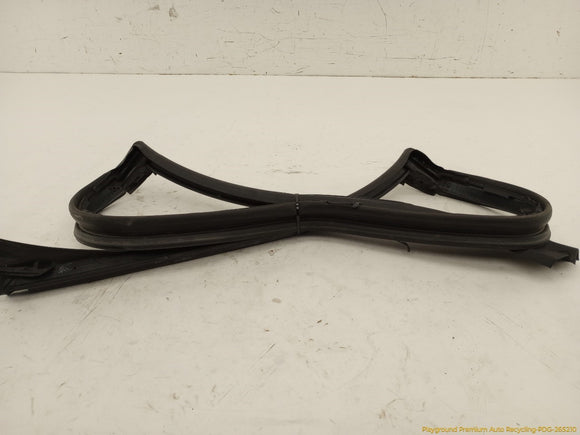 Mercedes SL500 Front Windshield Seal Weatherstrip