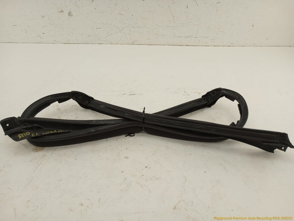 Mercedes SL500 Front Windshield Seal Weatherstrip