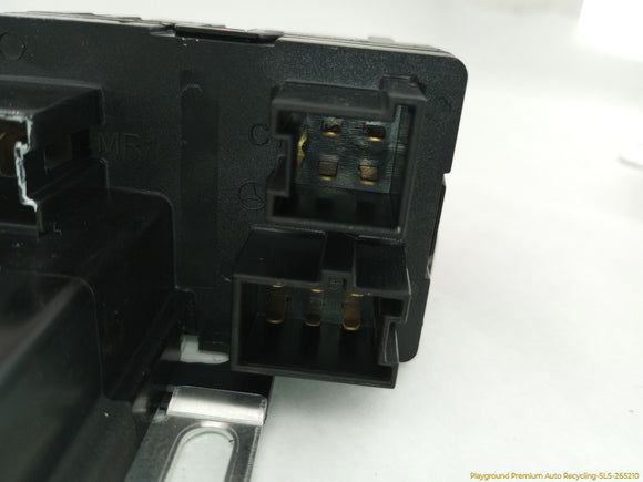 Mercedes SL500 Passenger Right Front SAM Fuse Box