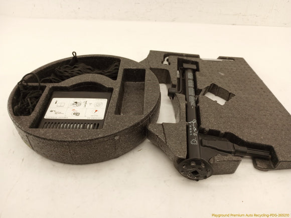 Mercedes SL500 Vehicle Jack & Tools Kit