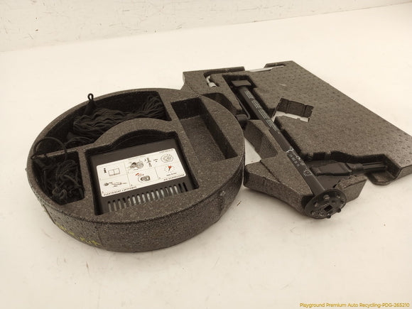 Mercedes SL500 Vehicle Jack & Tools Kit