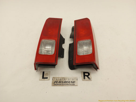 Hummer H3 Pair Of Tail Lamps