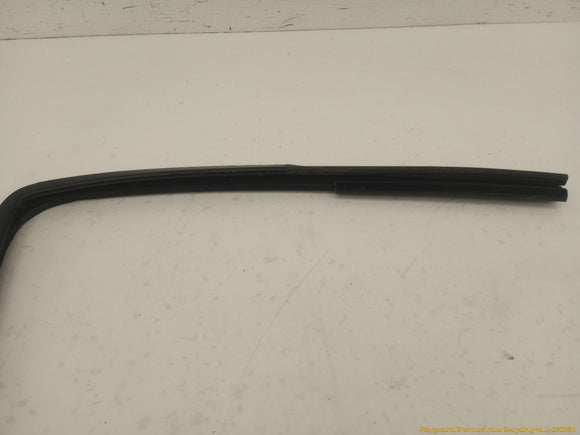 Hummer H3 Passenger Right Rear Door Vent Glass